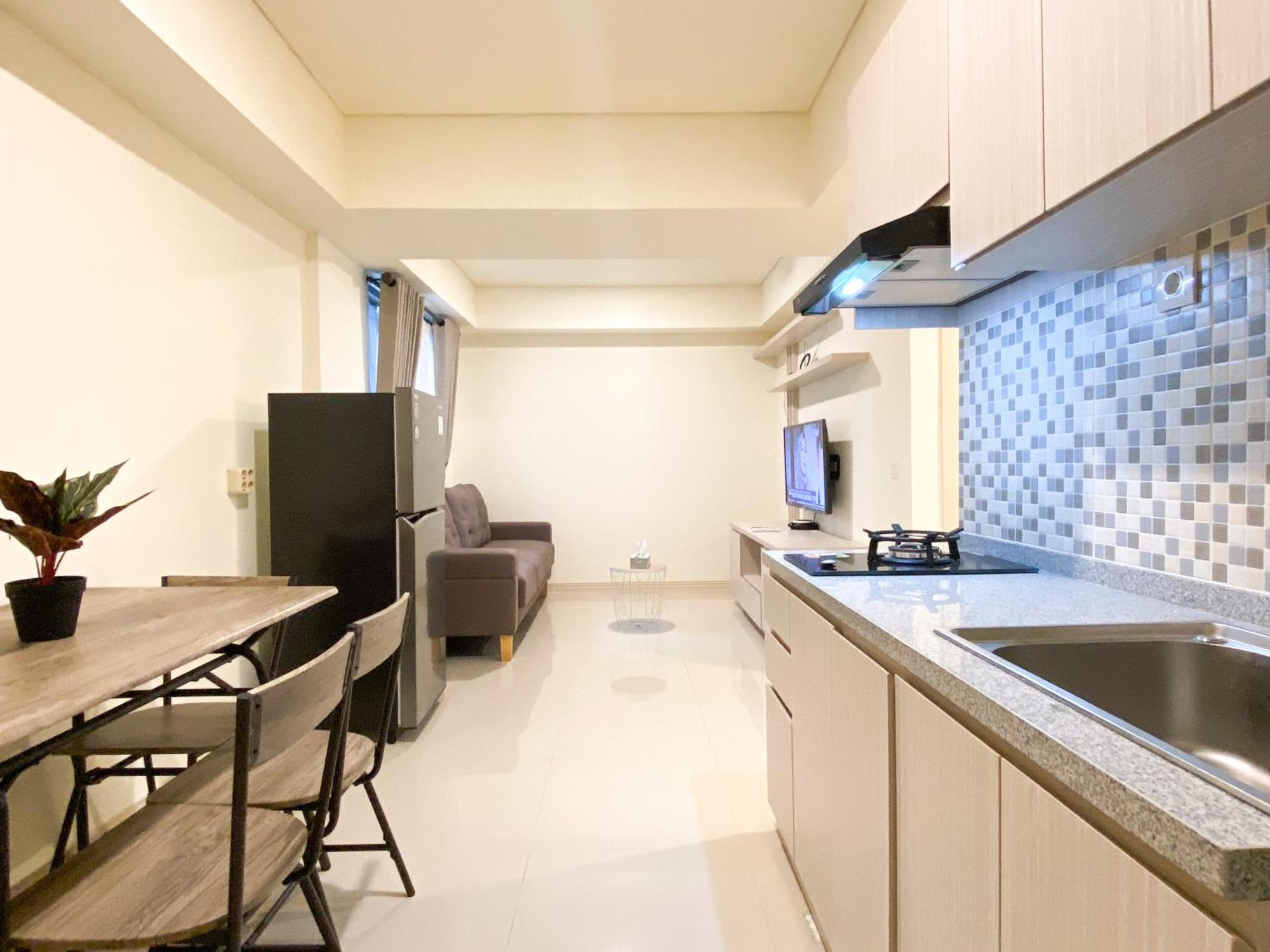 Serene Designed 2Br At Meikarta Apartment By Travelio Cikarang Exterior photo